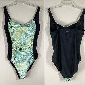 NWT One-Piece Swimsuit Animal Print Adjustable Straps Ruched Slimming Cruise 18W